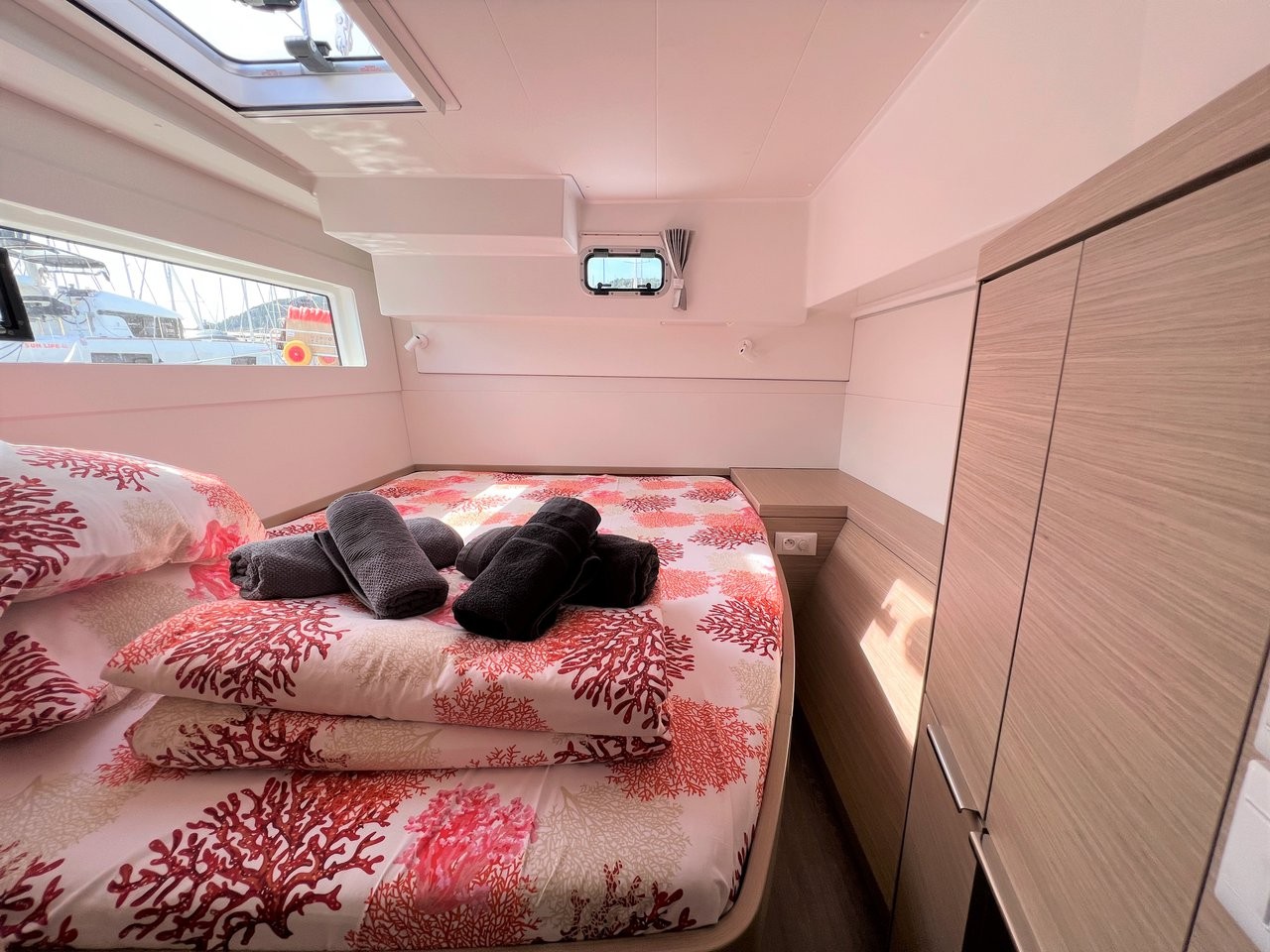 Lagoon 40, Wind Seeker | Yacht Charter Croatia