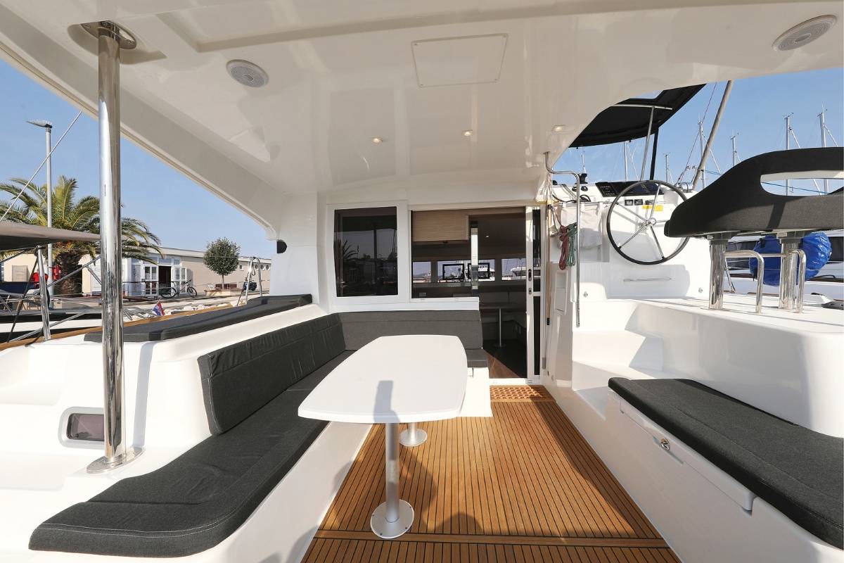 Lagoon 40, Lipstick | Noleggio di Yacht Croazia