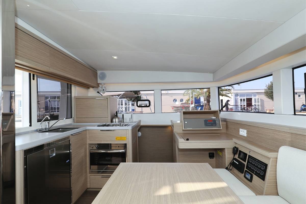 Lagoon 40, Lipstick | Noleggio di Yacht Croazia