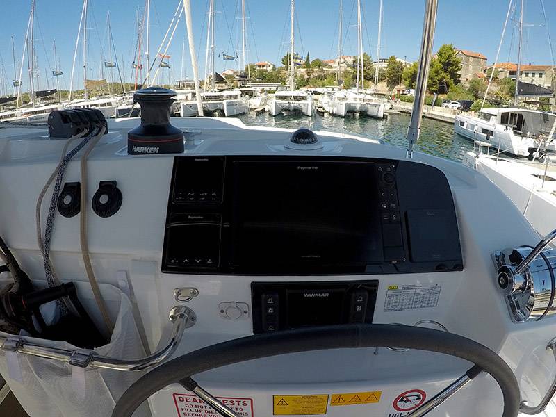 Lagoon 40, Tom Cat | Yacht Charter Croatia