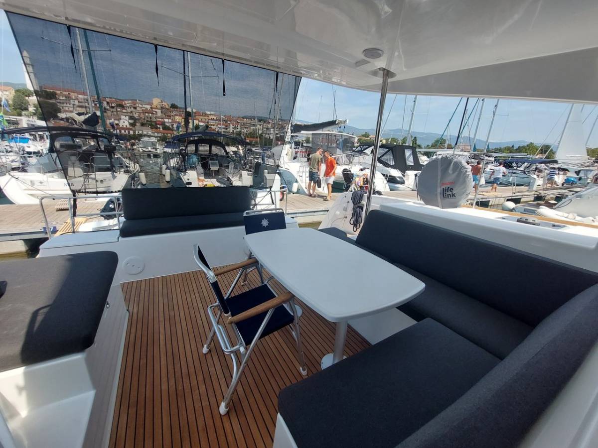 Lagoon 40, Manu | Yacht Charter Croatia