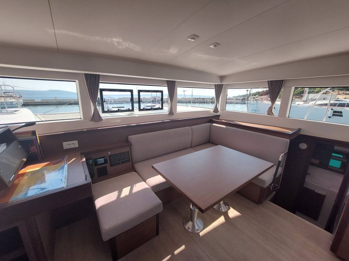 Lagoon 40, Manu | Yacht Charter Croatia
