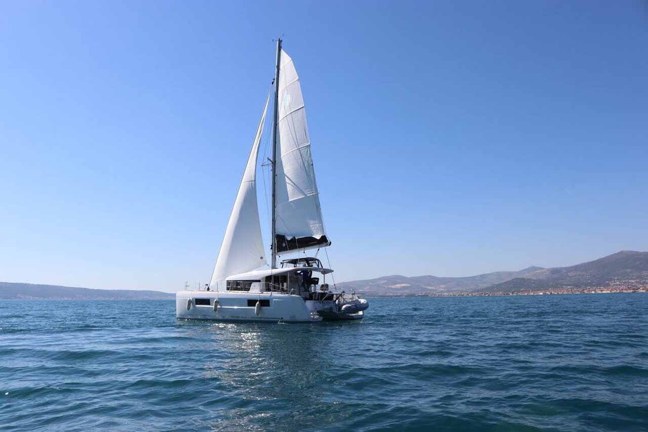 Lagoon 40, Blue | Yacht Charter Croatia