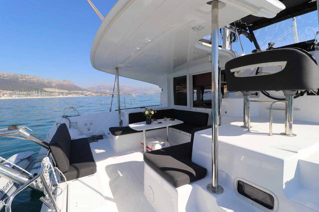 Lagoon 40, Blue | Yacht Charter Croatia