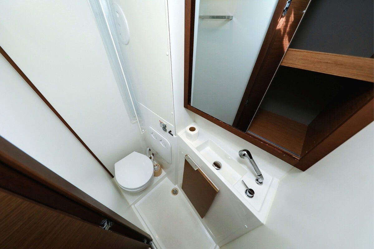 Lagoon 40, Liquid Spirit | Yacht Charter Croatia