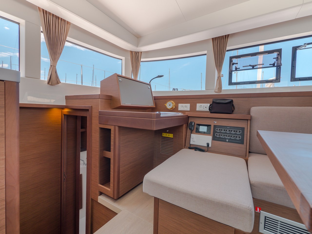 Lagoon 40, Blue Eyes | Yacht Charter Croatia
