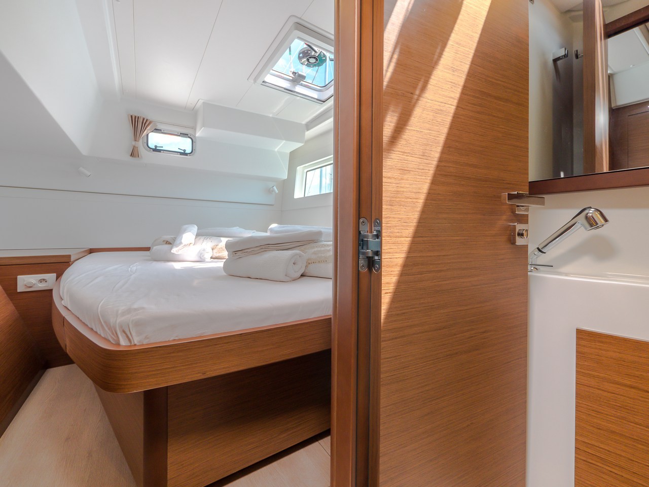 Lagoon 40, Blue Eyes | Yacht Charter Croatia