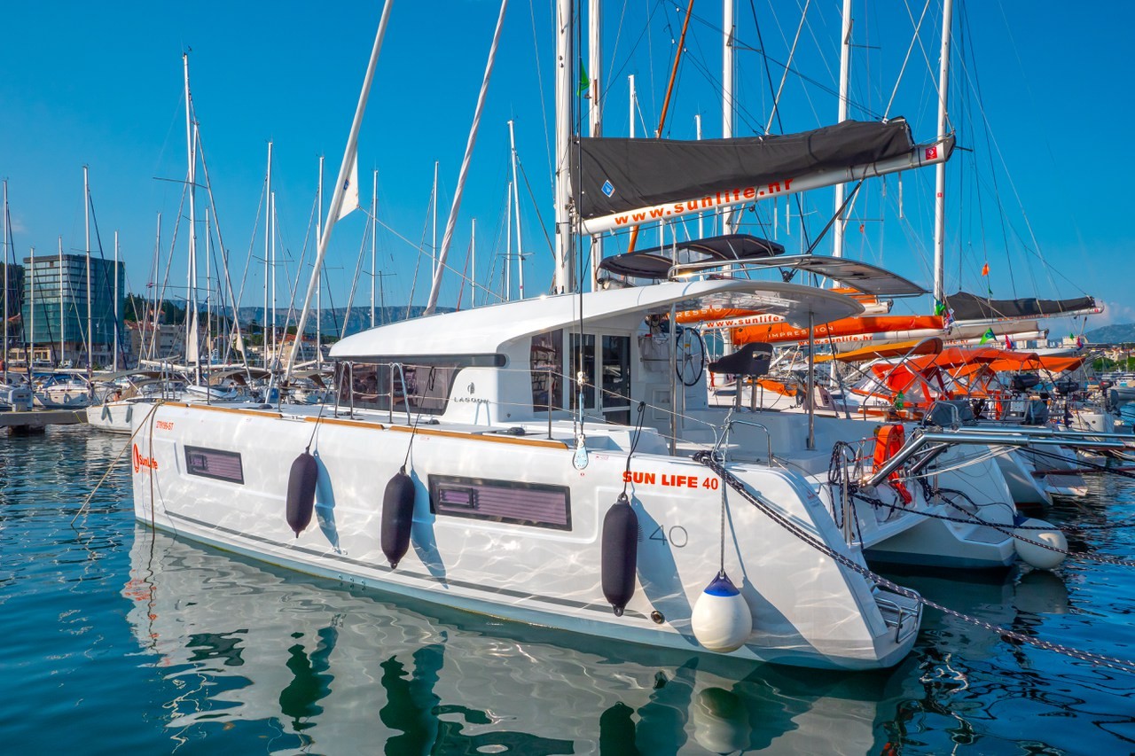 Lagoon 40 Osprey | Yacht Charter Croatia