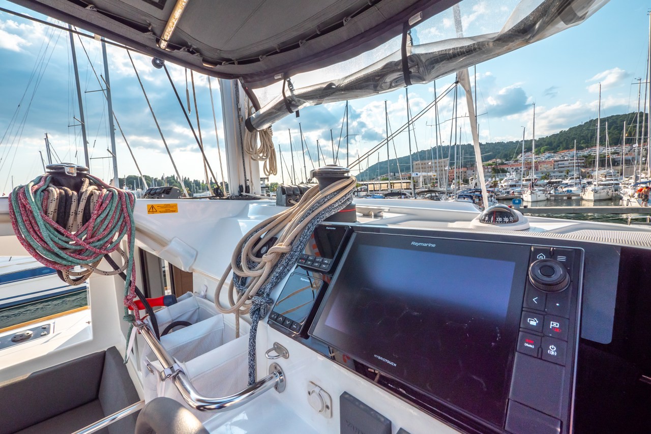 Lagoon 40, Osprey | Yacht Charter Croatia
