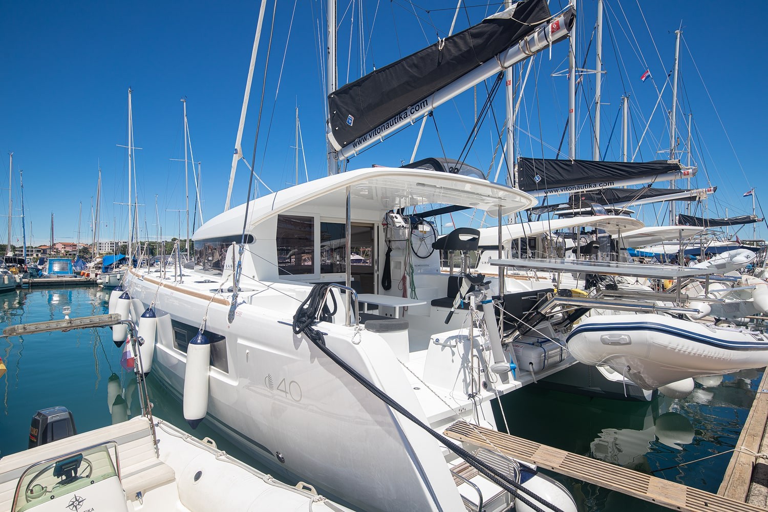 Lagoon 40, Mare Ipanema | Yacht Charter Croatia