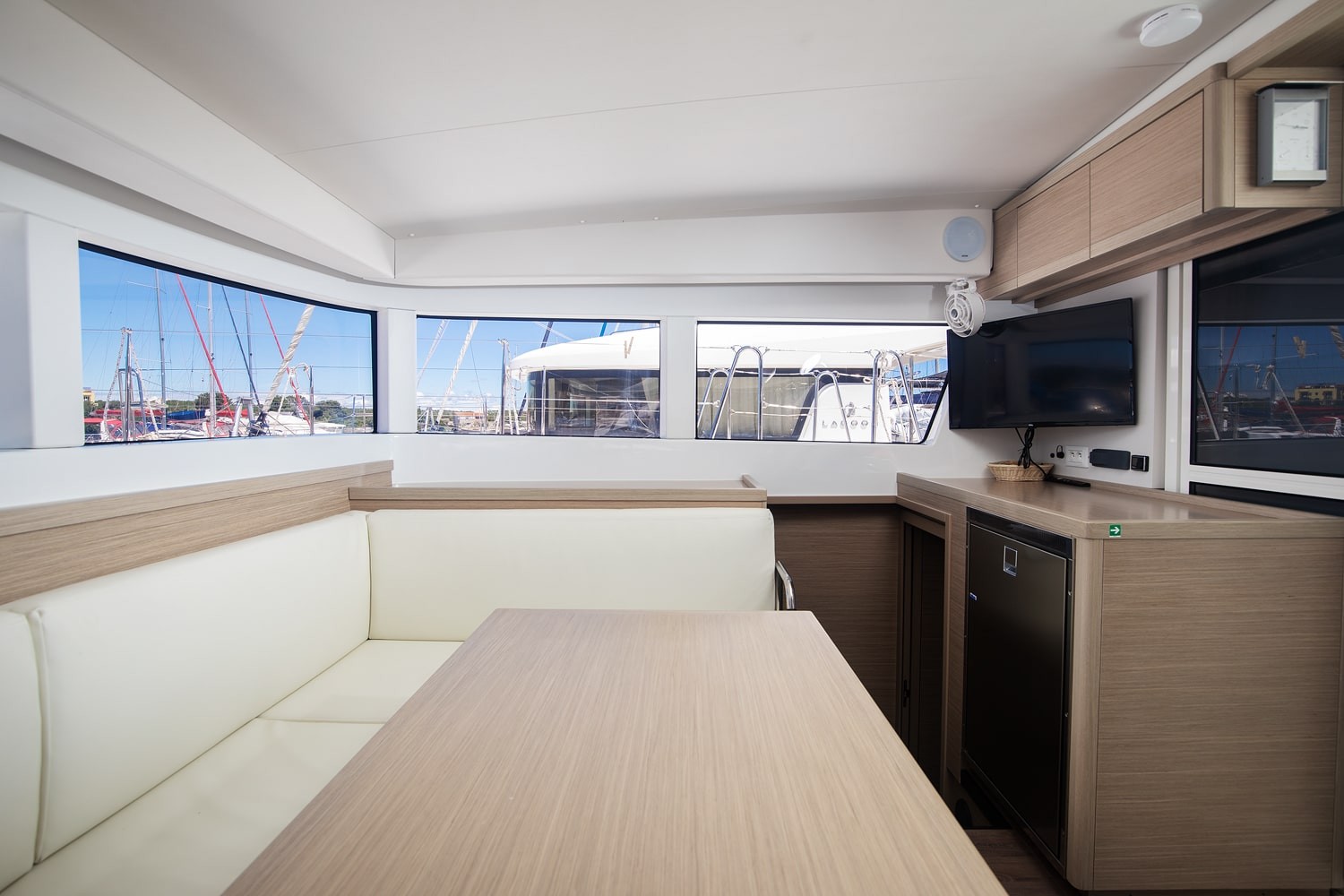 Lagoon 40, Mare Ipanema | Yacht Charter Croatia