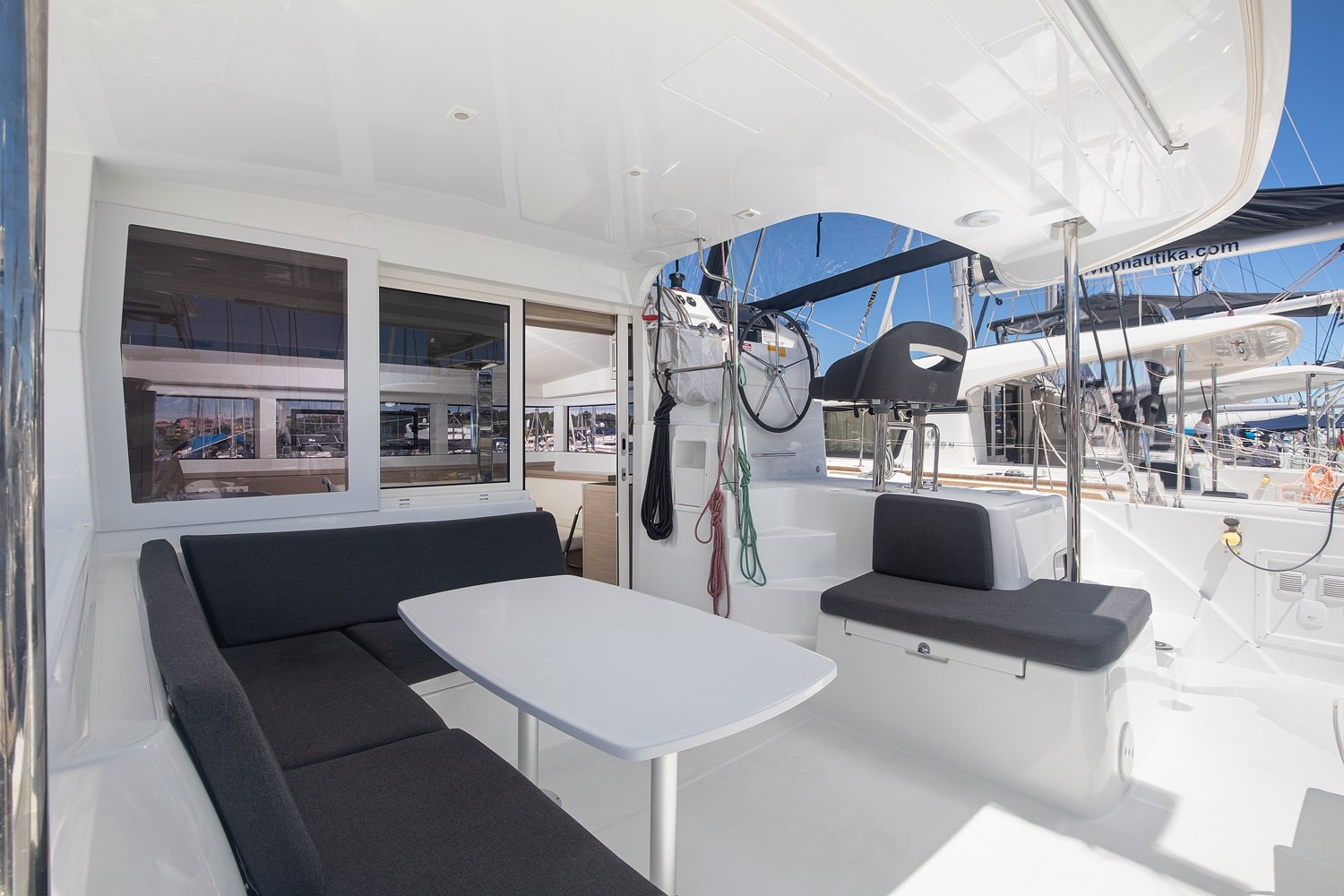 Lagoon 40, Mare Ipanema | Yacht Charter Croatia