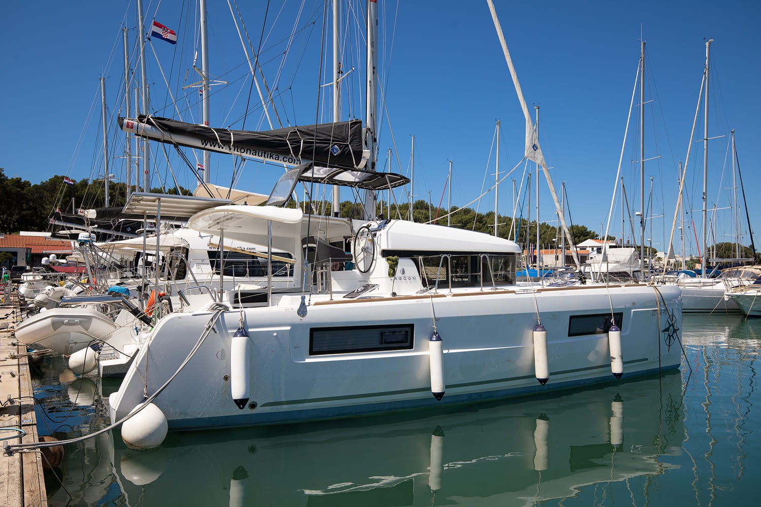 Lagoon 40, Yolo | Yacht Charter Croatia