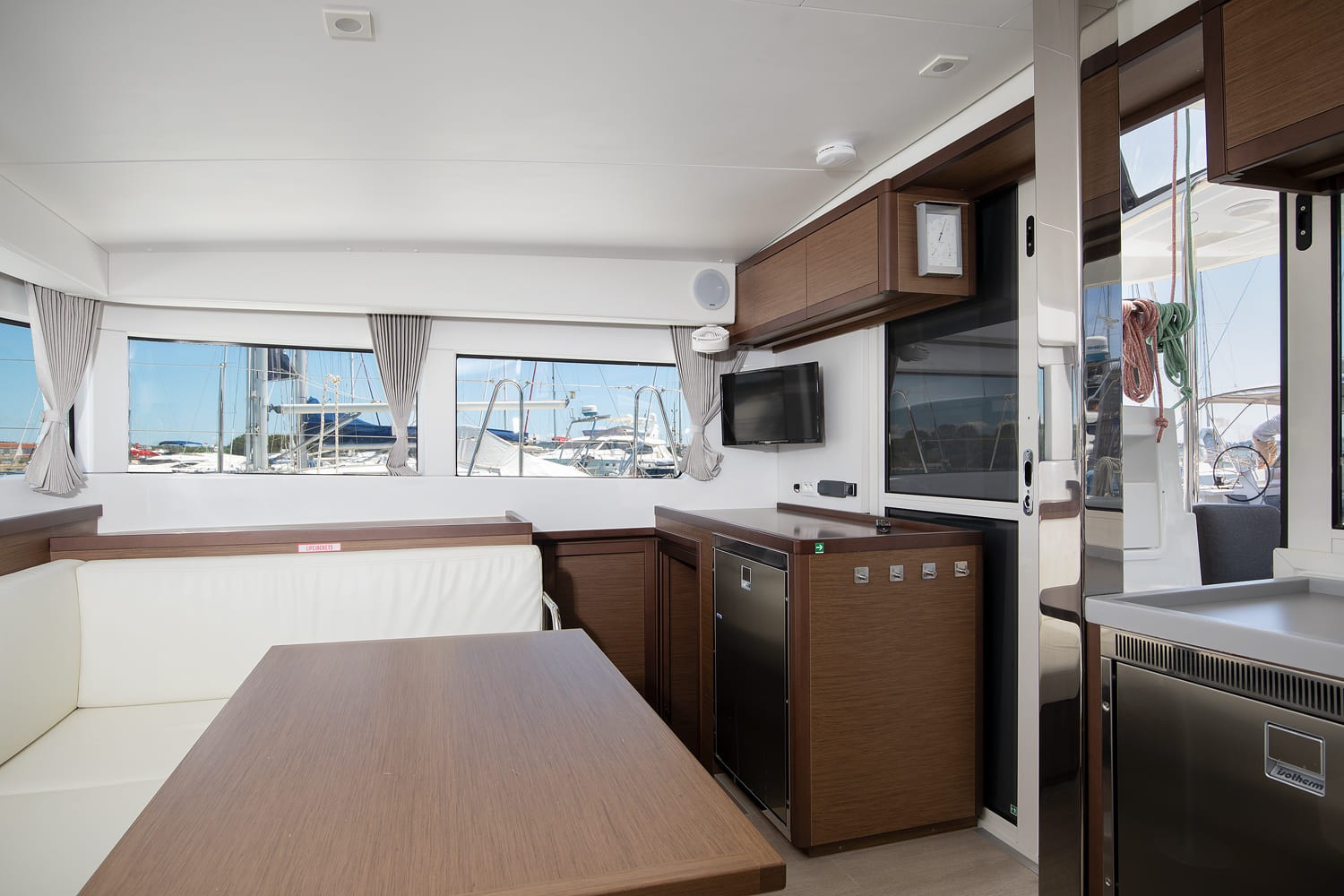 Lagoon 40, Yolo | Yacht Charter Croatia