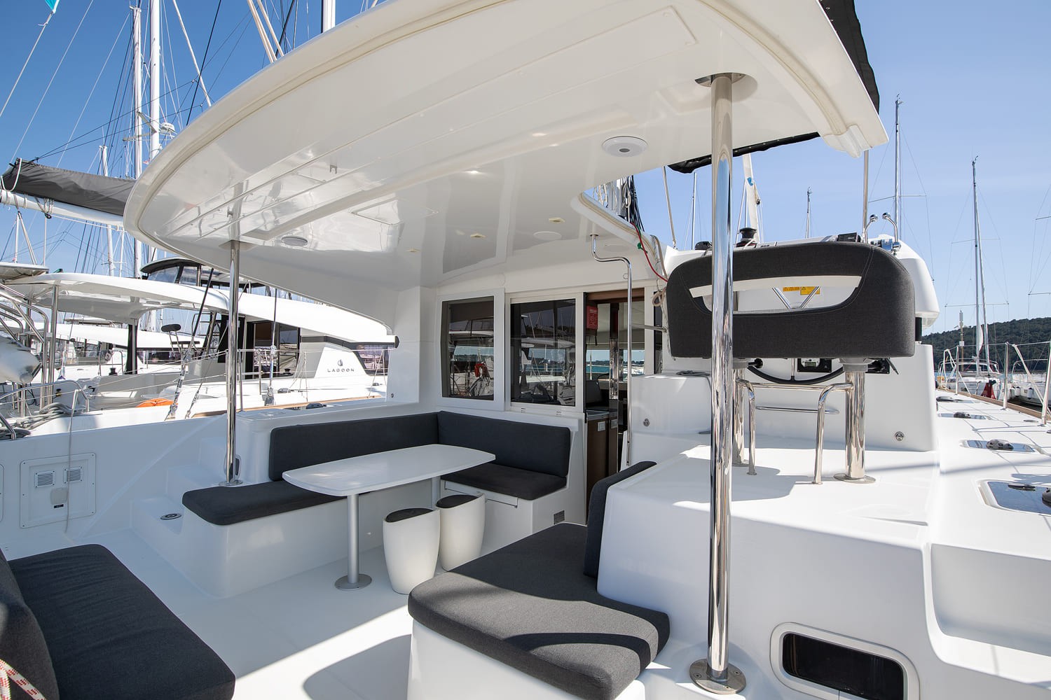 Lagoon 40, Mare Negroni | Noleggio di Yacht Croazia