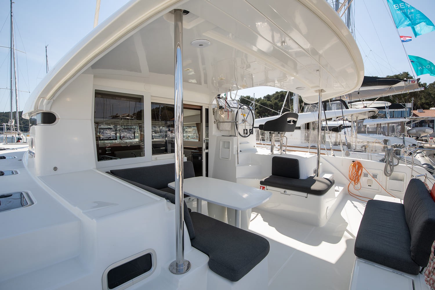 Lagoon 40, Mare Negroni | Noleggio di Yacht Croazia