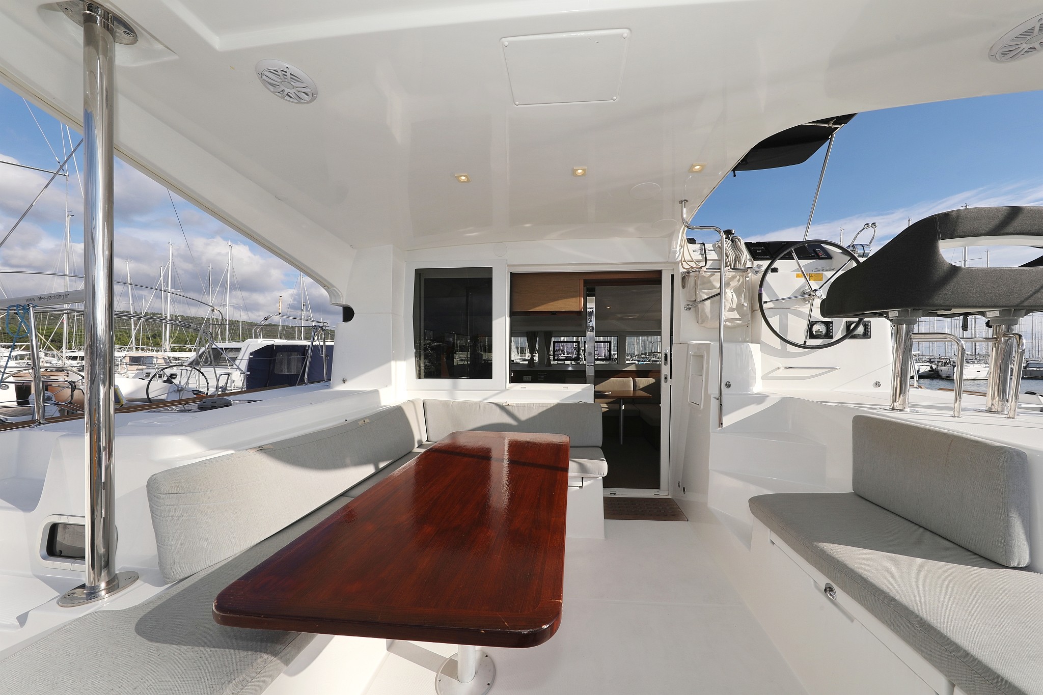 Lagoon 40, La Luna | Yacht Charter Croatia