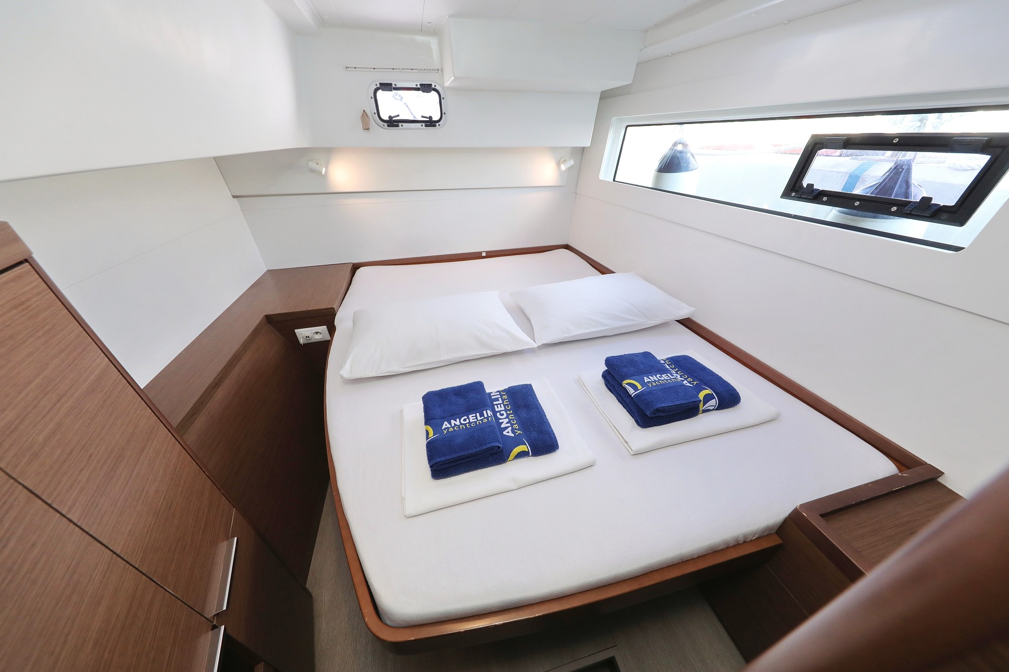 Lagoon 40, La Luna | Yacht Charter Croatia