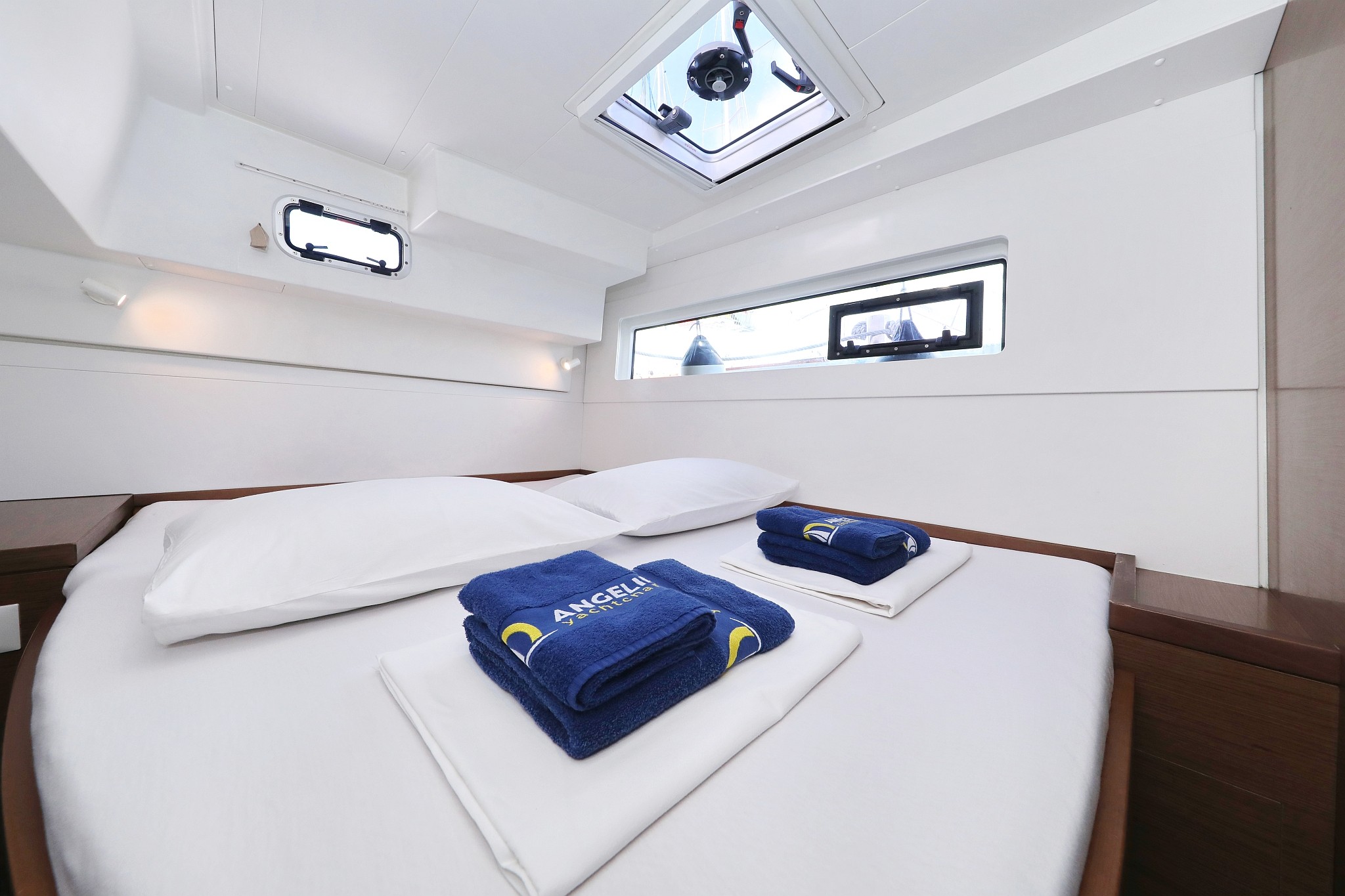 Lagoon 40, La Luna | Yacht Charter Croatia