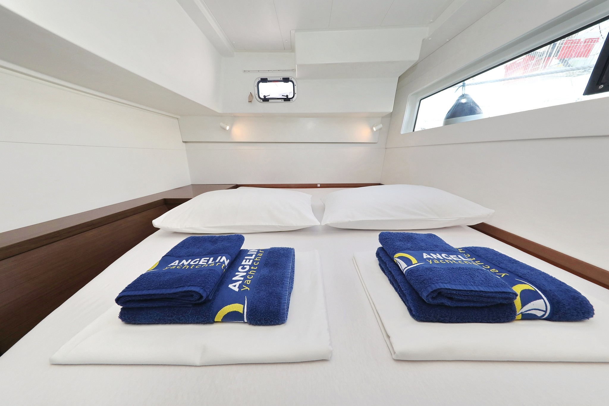 Lagoon 40, La Luna | Yacht Charter Croatia