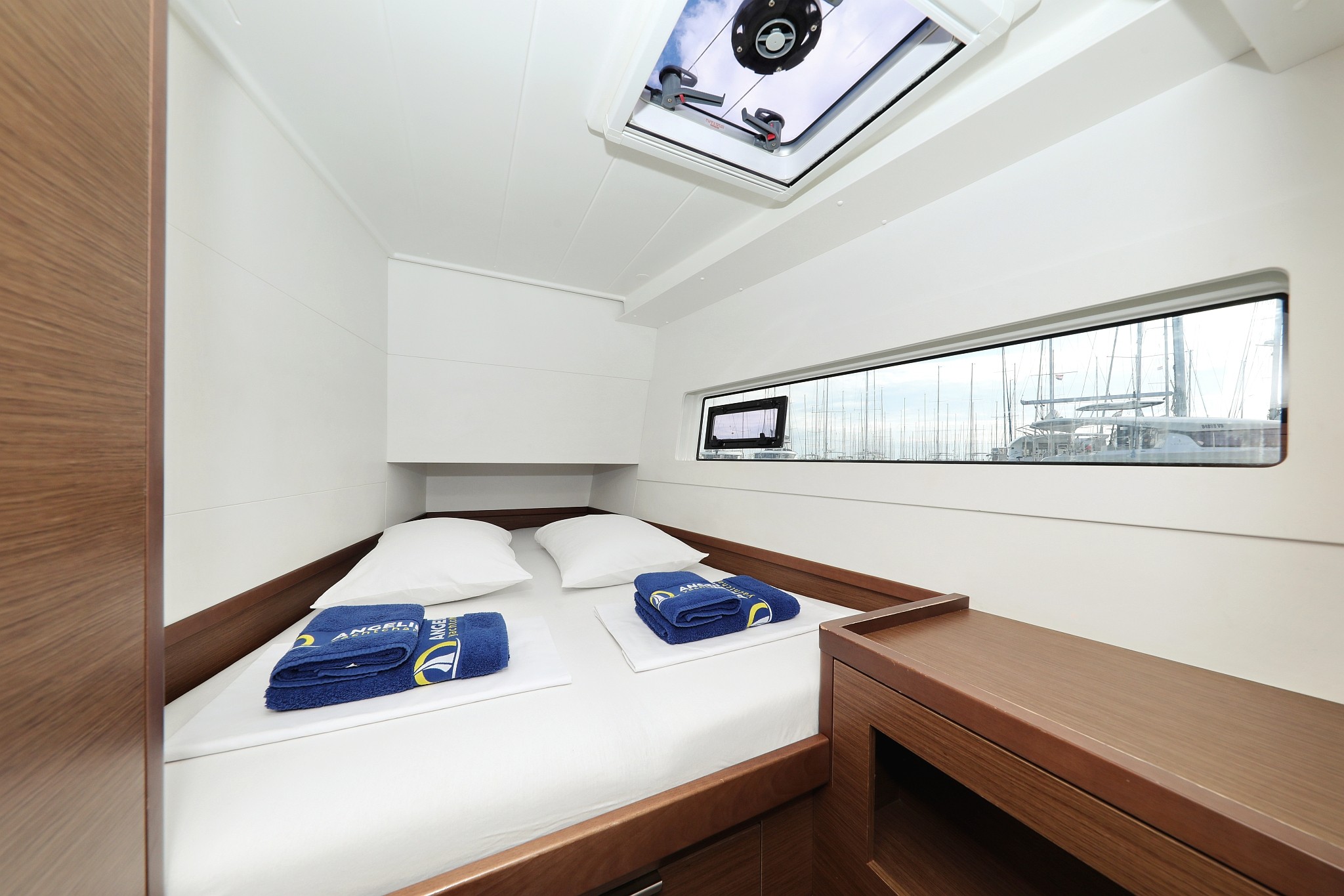 Lagoon 40, La Luna | Yacht Charter Croatia