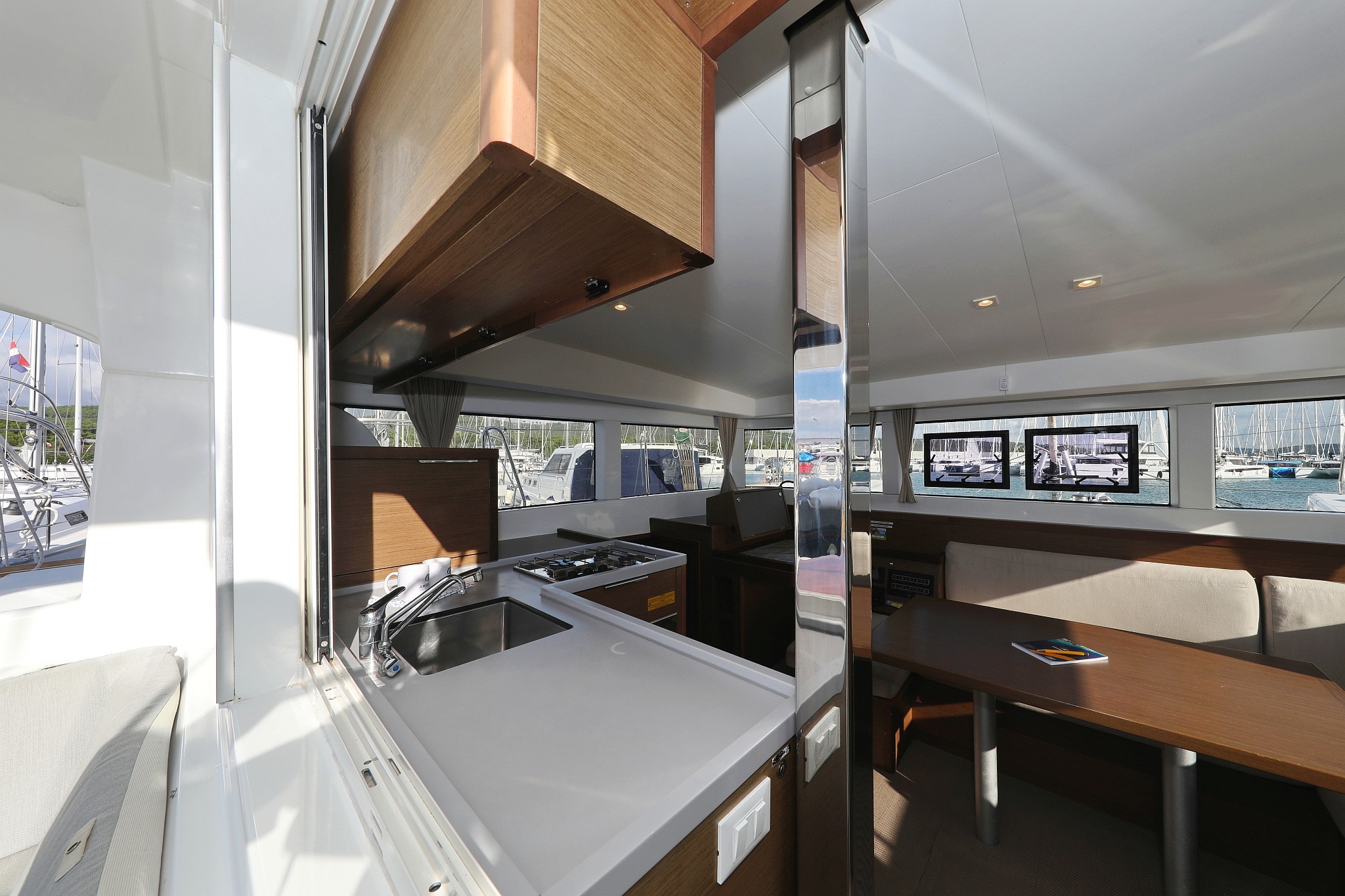 Lagoon 40, La Luna | Yacht Charter Croatia