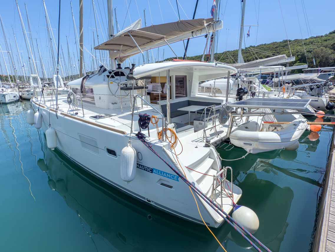 Lagoon 400 S2, Yolamare | Yacht Charter Croatia