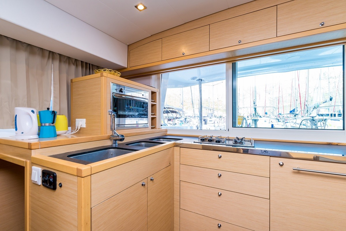 Lagoon 400 S2, Summertime | Yacht Charter Croatia