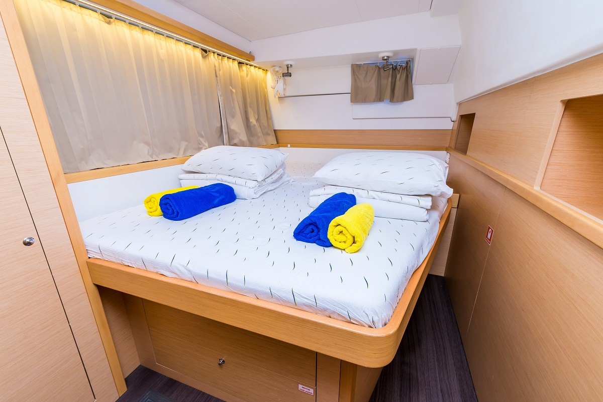 Lagoon 400 S2, Summertime | Yacht Charter Croatia