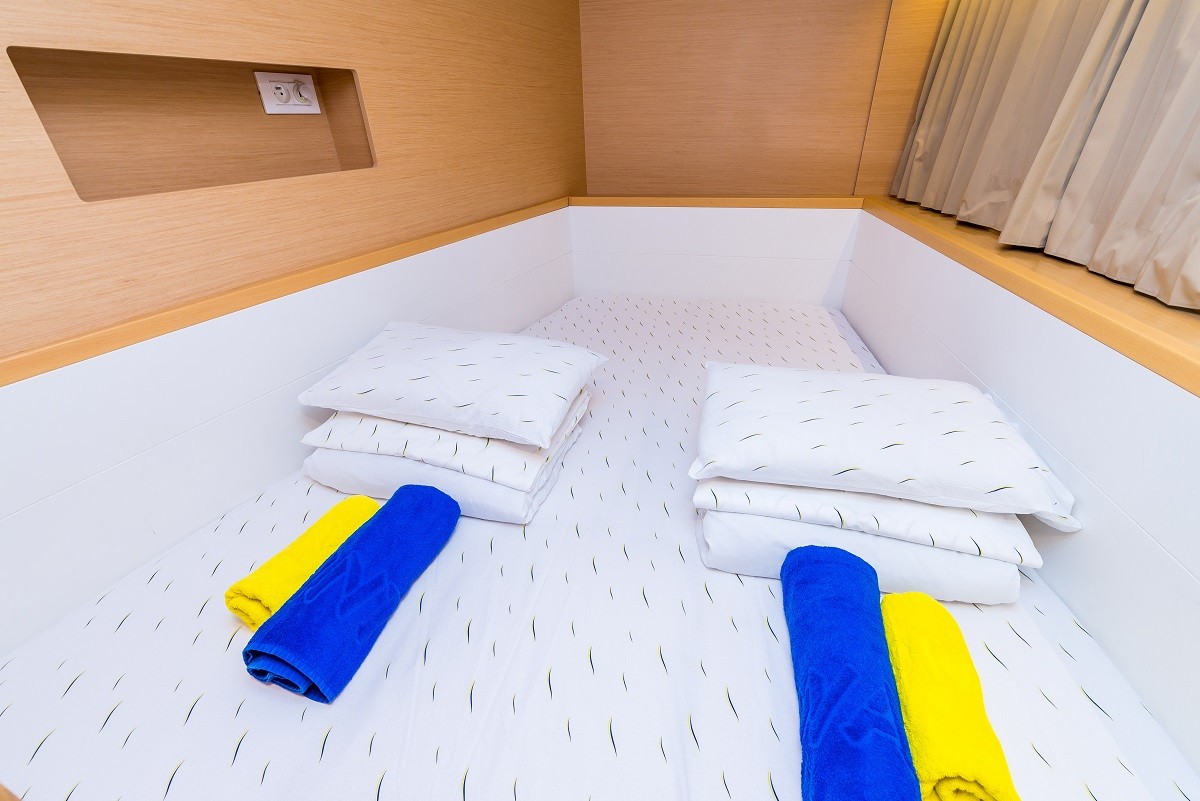 Lagoon 400 S2, Summertime | Yacht Charter Croatia