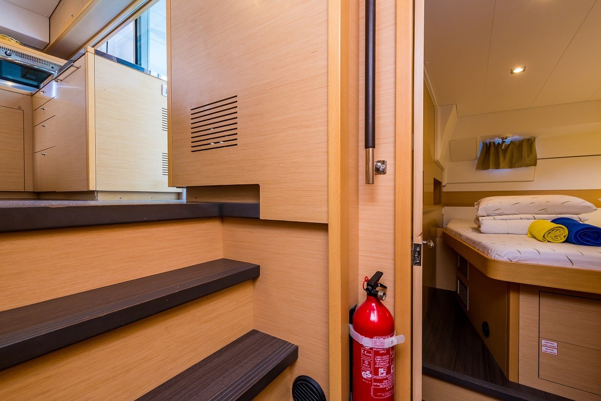 Lagoon 400 S2, Summertime | Yacht Charter Croatia