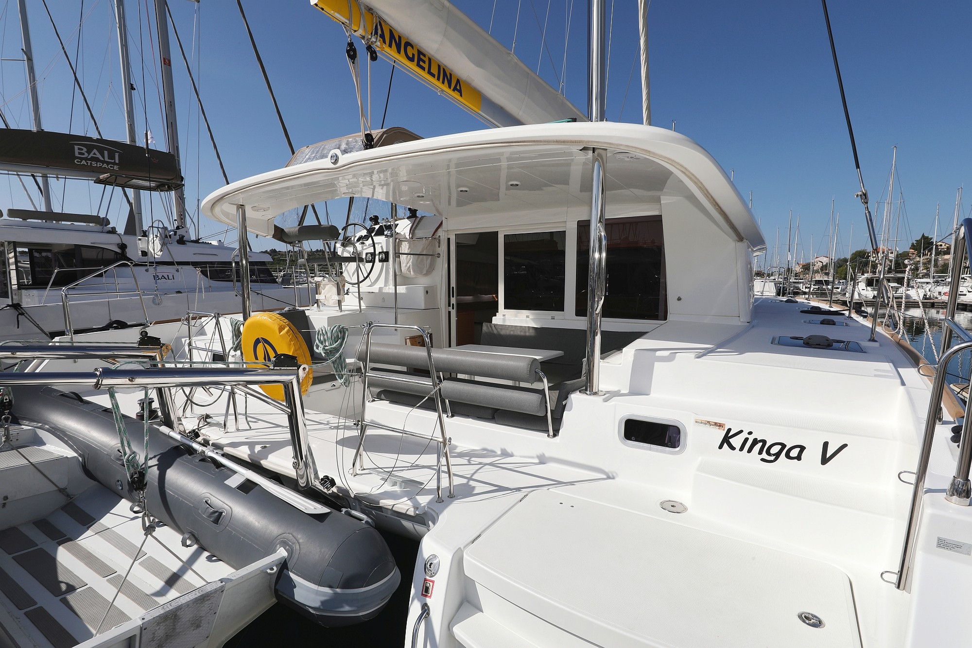 Lagoon 400 S2, Kinga V | Yacht Charter Croatia