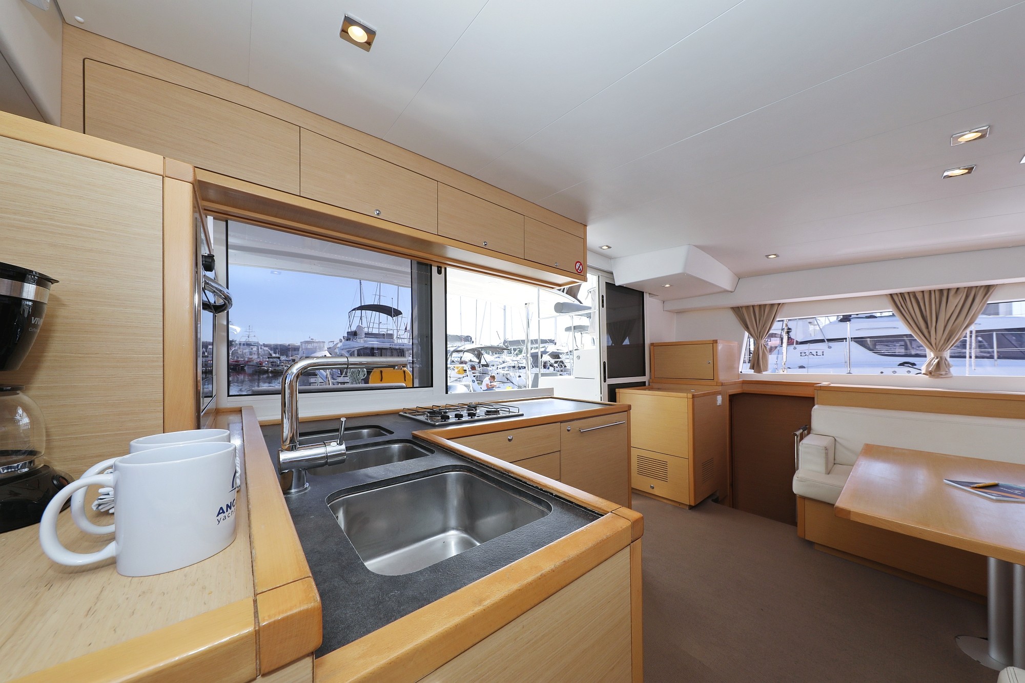 Lagoon 400 S2, Kinga V | Yacht Charter Croatia
