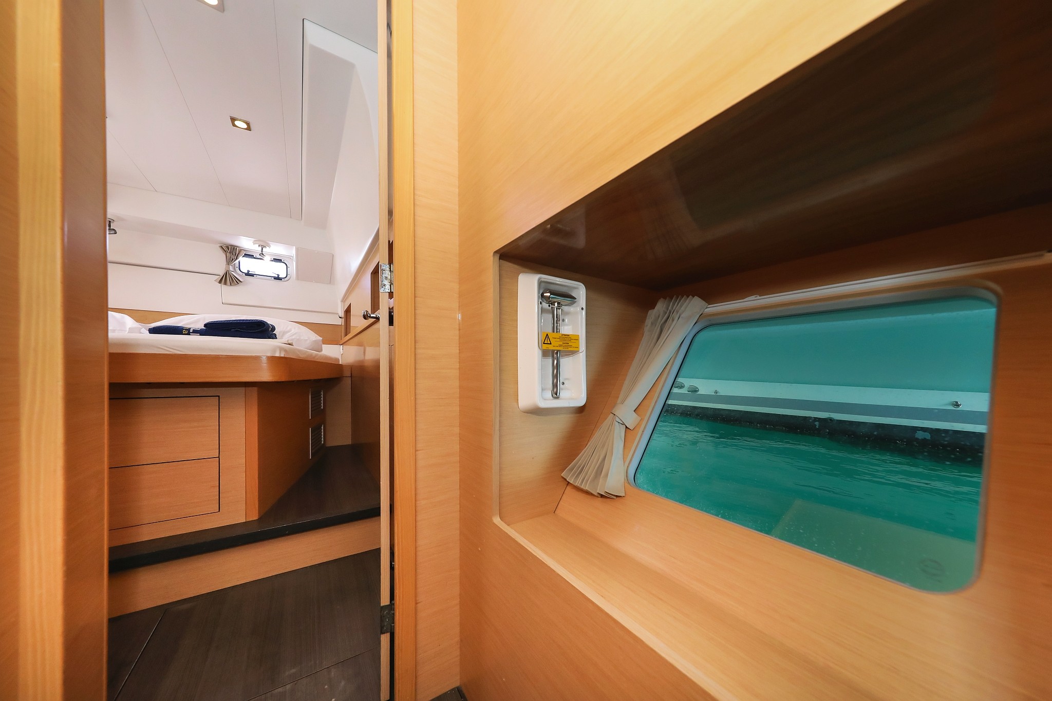 Lagoon 400 S2, Kinga V | Yacht Charter Croatia