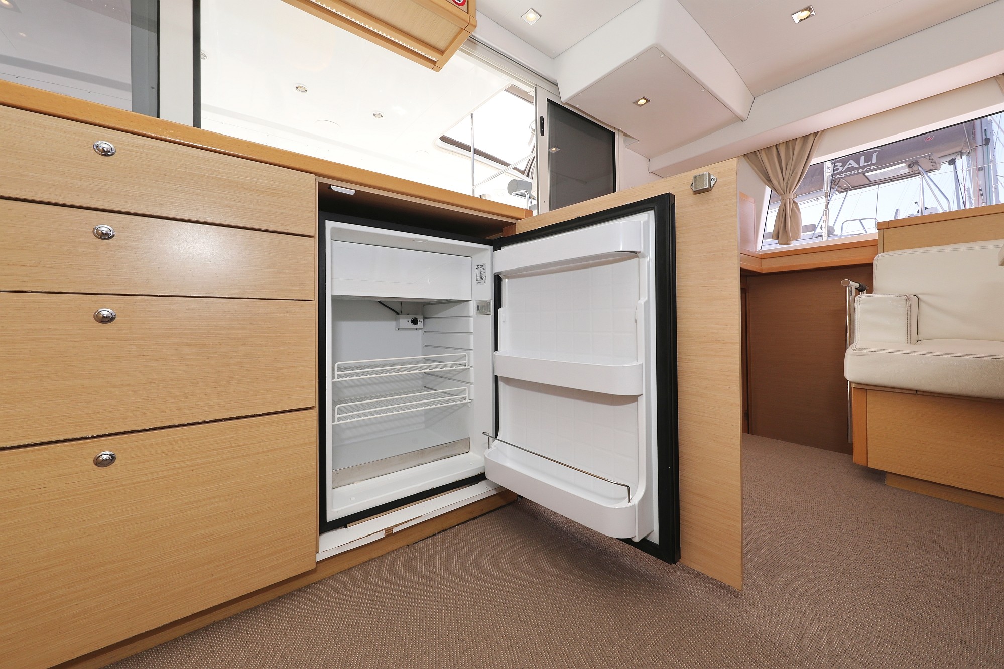 Lagoon 400 S2, Kinga V | Yacht Charter Croatia