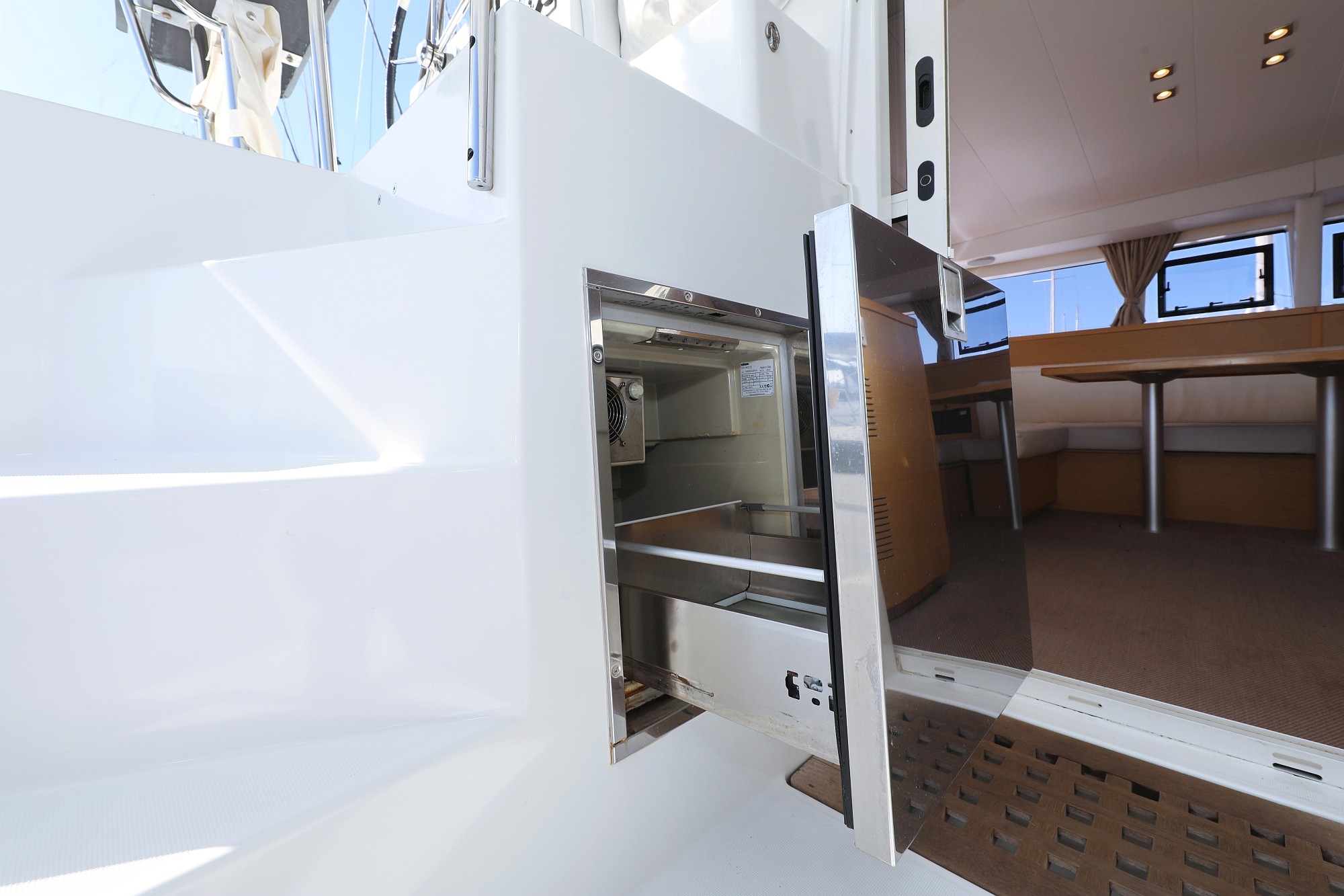 Lagoon 400 S2, Kinga V | Yacht Charter Croatia