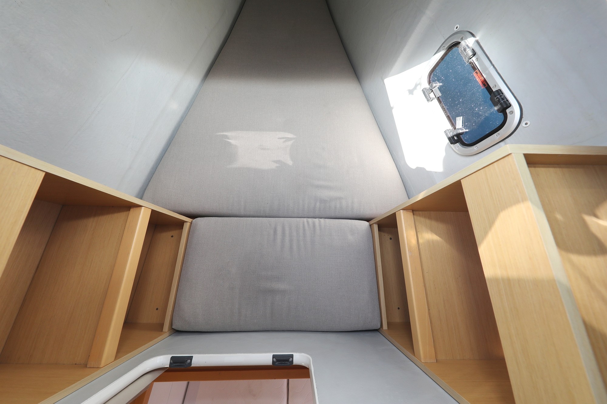 Lagoon 400 S2, Kinga V | Yacht Charter Croatia