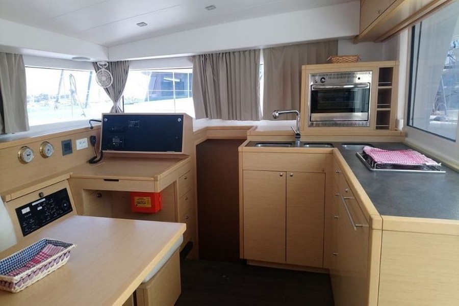 Lagoon 400 S2, Ana | Yacht Charter Croatia