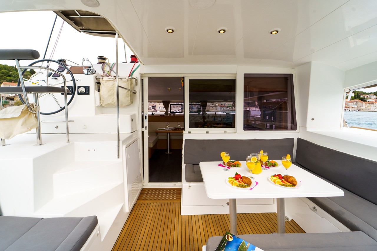 Lagoon 400 S2, Miss Moneypenny | Yacht Charter Croatia