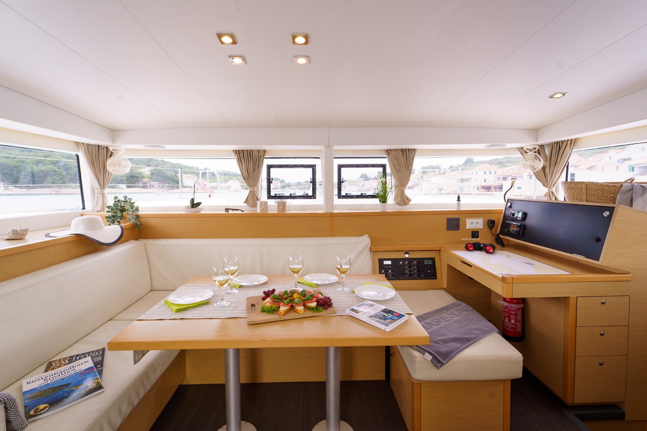 Lagoon 400 S2, Miss Moneypenny | Yacht Charter Croatia