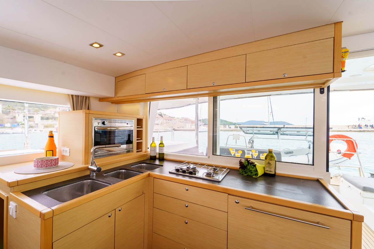 Lagoon 400 S2, Miss Moneypenny | Yacht Charter Croatia