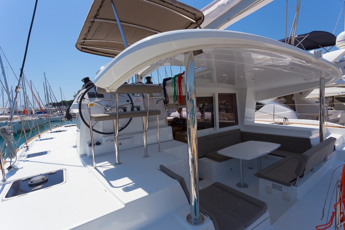 Lagoon 400 S2, Sunshine | Yacht Charter Croatia