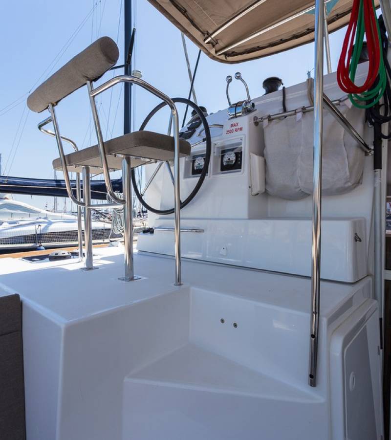 Lagoon 400 S2, Sunshine | Yacht Charter Croatia