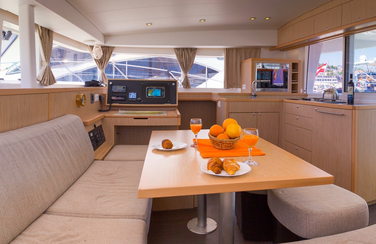 Lagoon 400 S2, Sunshine | Yacht Charter Croatia