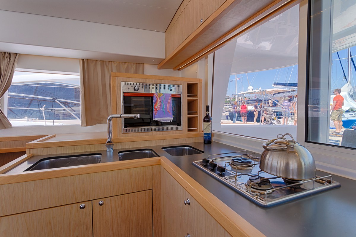 Lagoon 400 S2, Sunshine | Yacht Charter Croatia