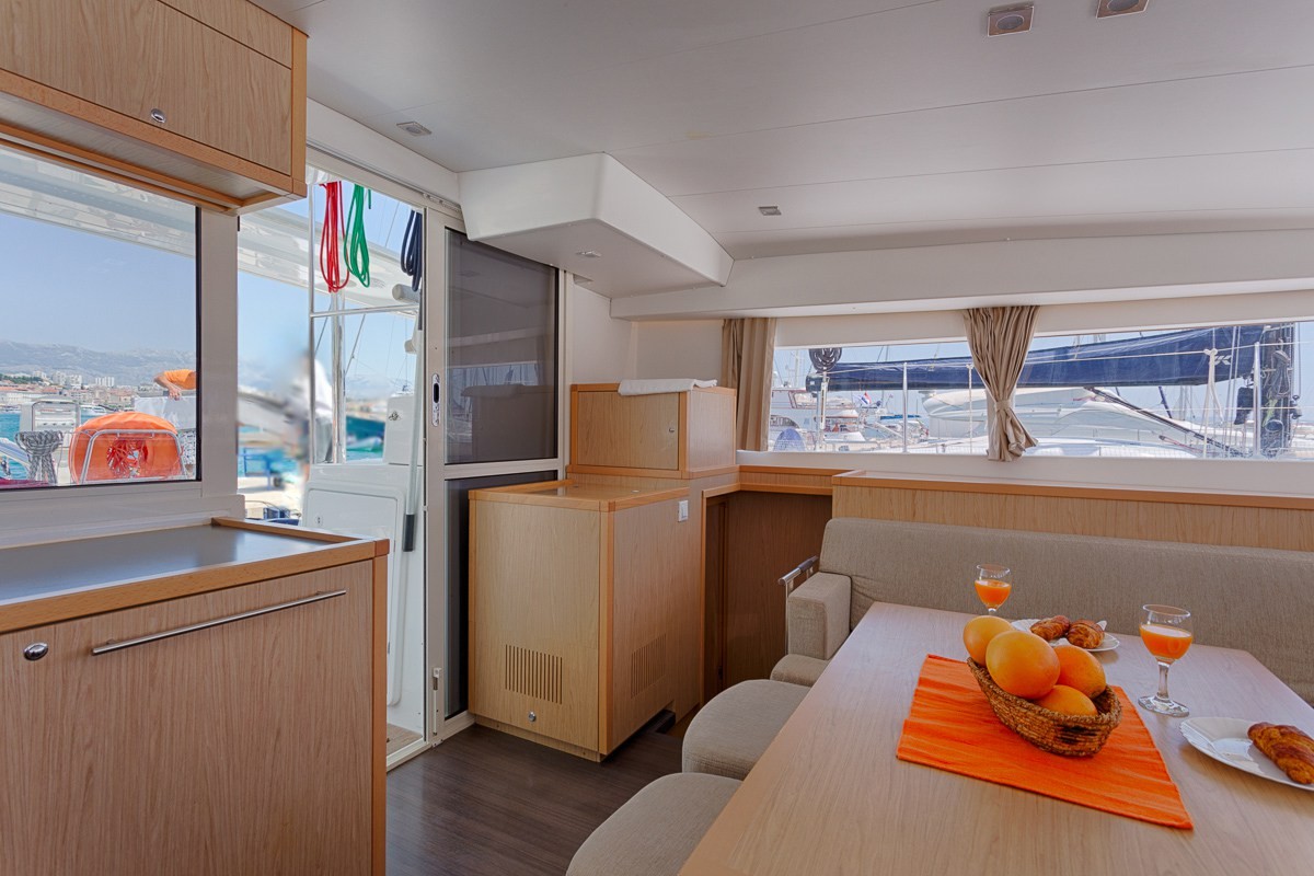 Lagoon 400 S2, Sunshine | Yacht Charter Croatia