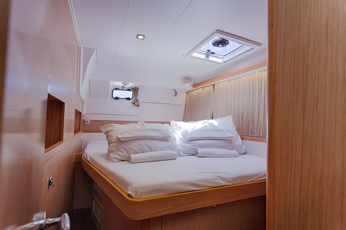 Lagoon 400 S2, Sunshine | Yacht Charter Croatia