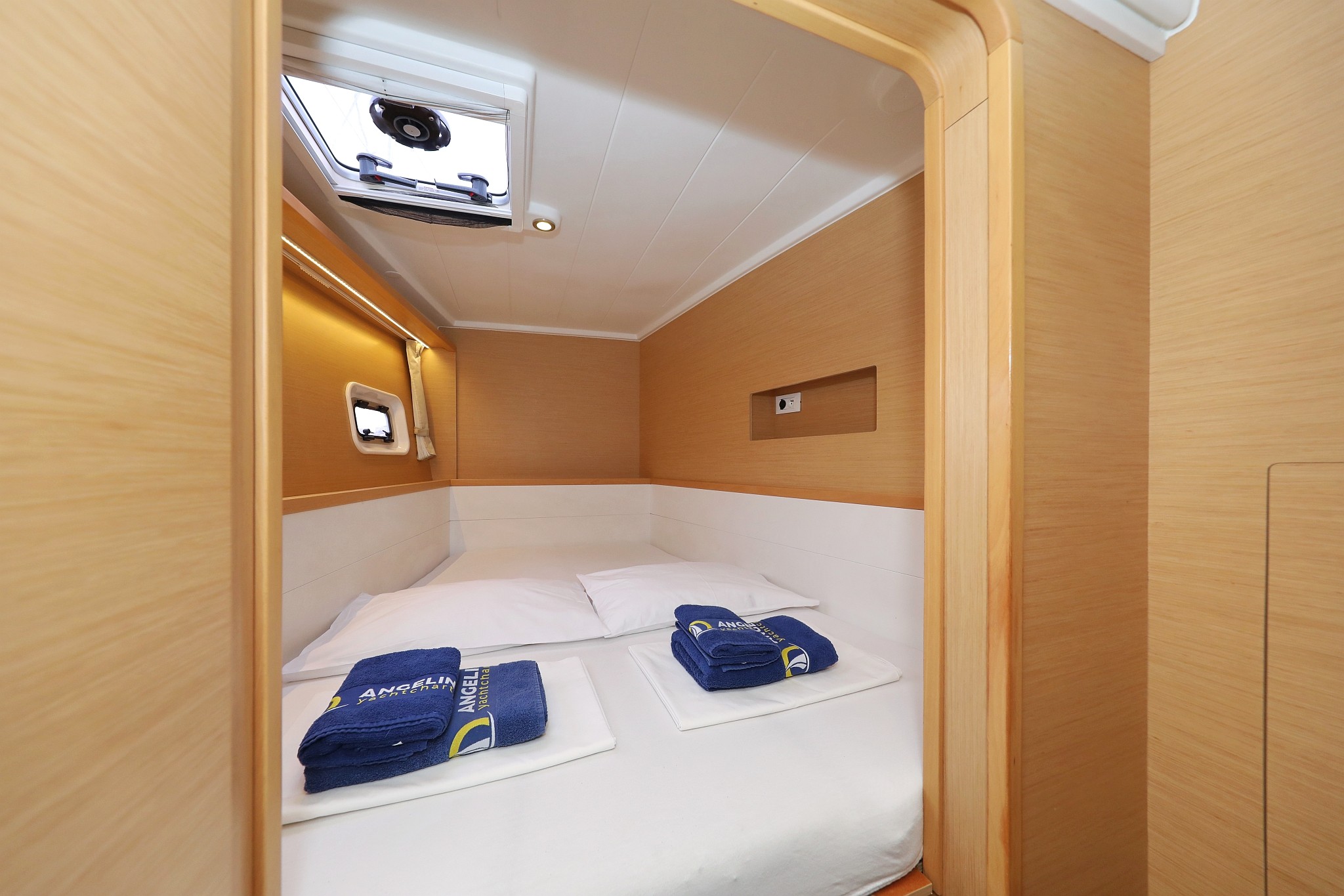 Lagoon 400 S2, Ladies First | Yacht Charter Croatia