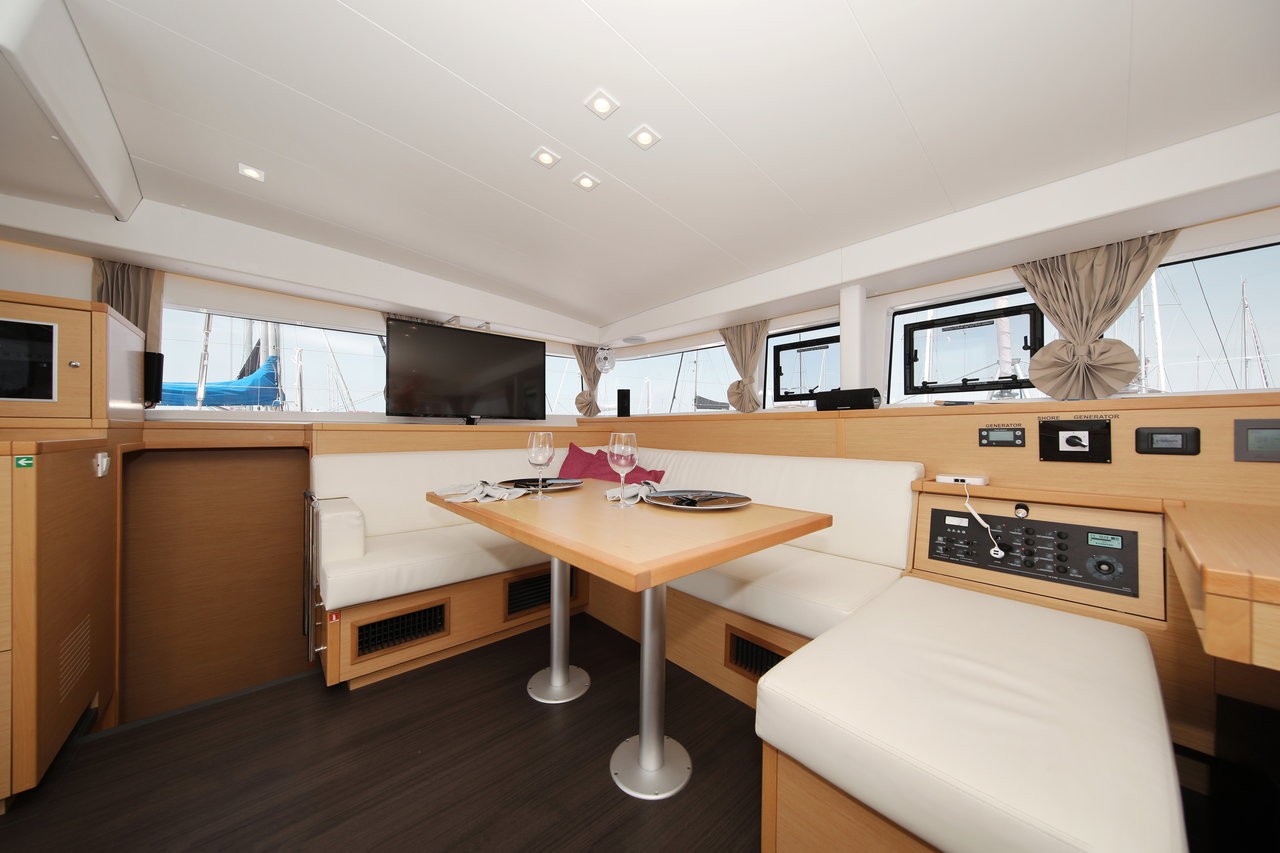 Lagoon 400 S2, Scirocco | Yacht Charter Croatia