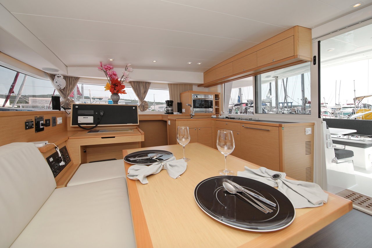 Lagoon 400 S2, Scirocco | Yacht Charter Croatia